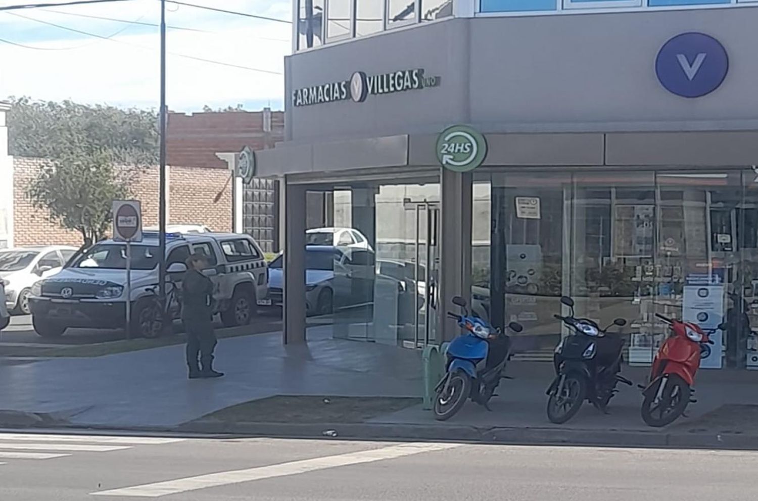 Causa por evasión: La AFIP y Gendarmería allanaron las Farmacias Villegas y 16 domicilios