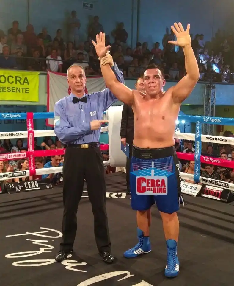 Enorme triunfo del Oso López ante Chancalay en la Federación Argentina