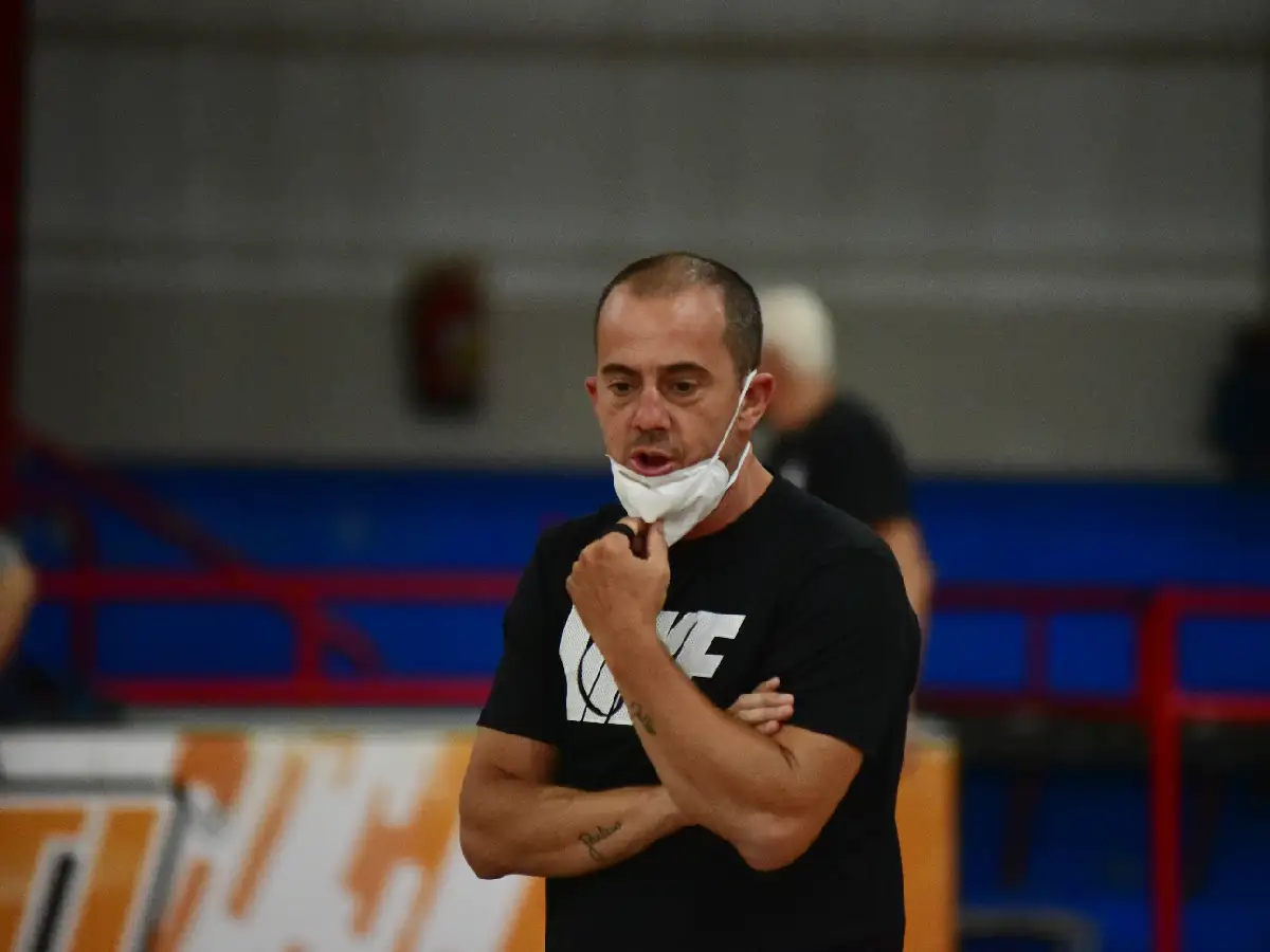 Pelea en  dos frentes 