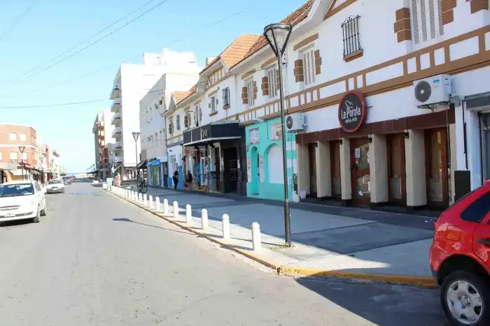 Entró a un restaurante con una lanza con el fin de robar
