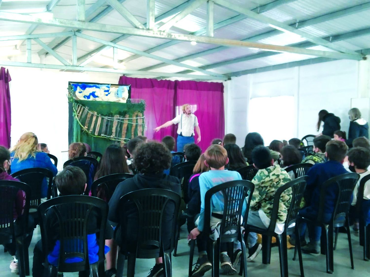 Facundo Dipaola: “Es necesario y gratificante llevar el teatro de títeres al mundo rural”