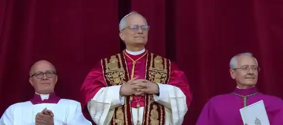 «La paz sea con ustedes»: Robert Prevost es el sucesor de Francisco y asume con el nombre de León  XIV