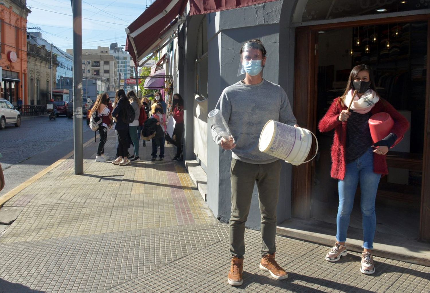 Los comerciantes hicieron oír su disconformidad por la prohibición de ingreso de clientes a los locales