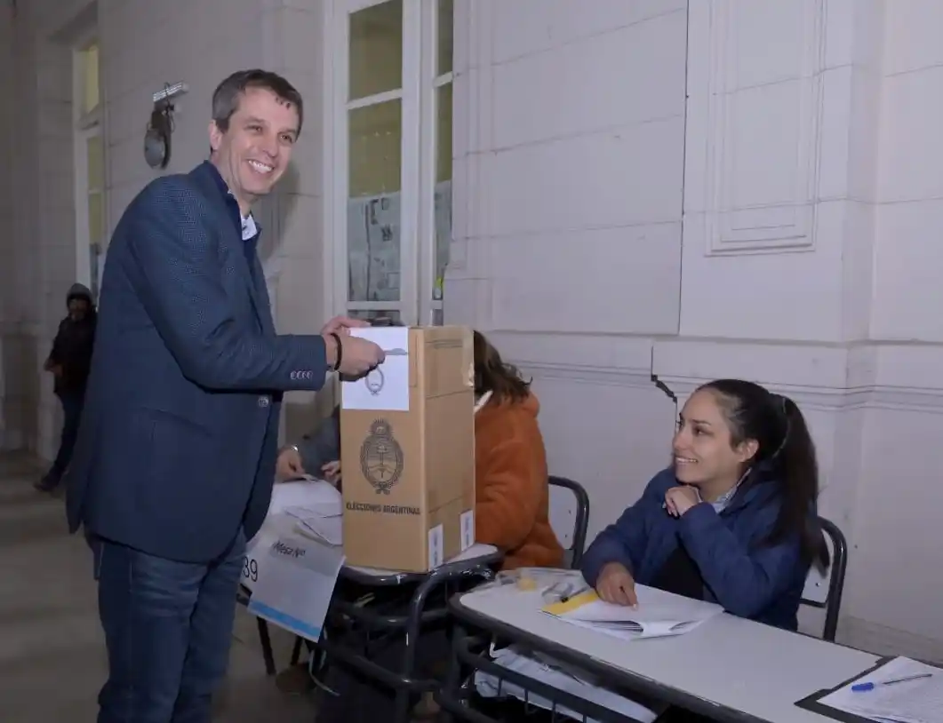 Votó Enrique Cresto: "Que sea un gran día para la democracia, para las diferentes expresiones políticas y para todos los concordienses"