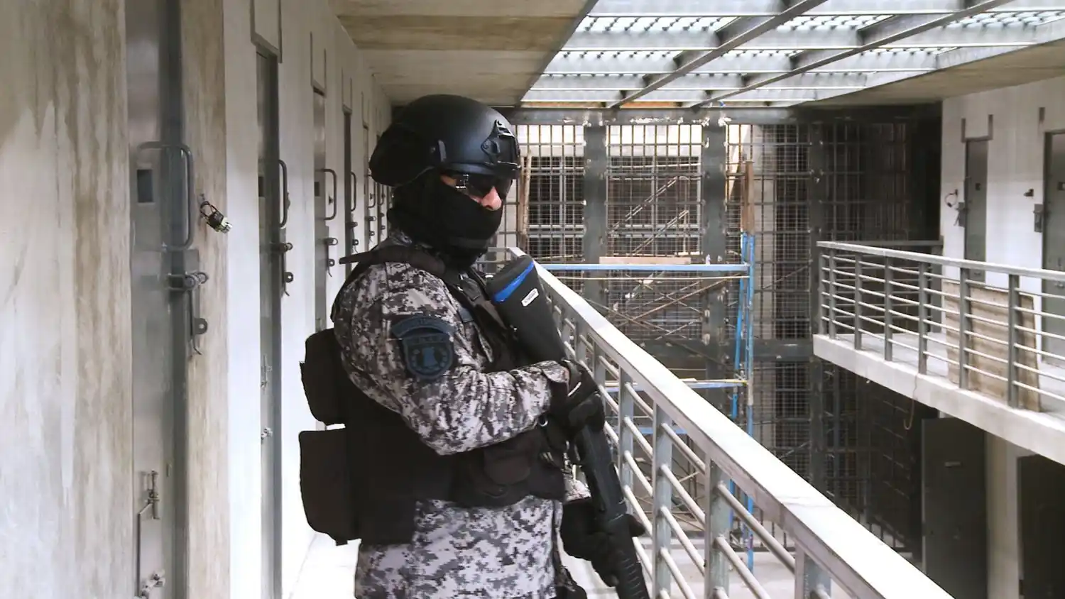 En el fondo del penal habrá una torre de 36 metros de alto para tener una vista de 360 grados.