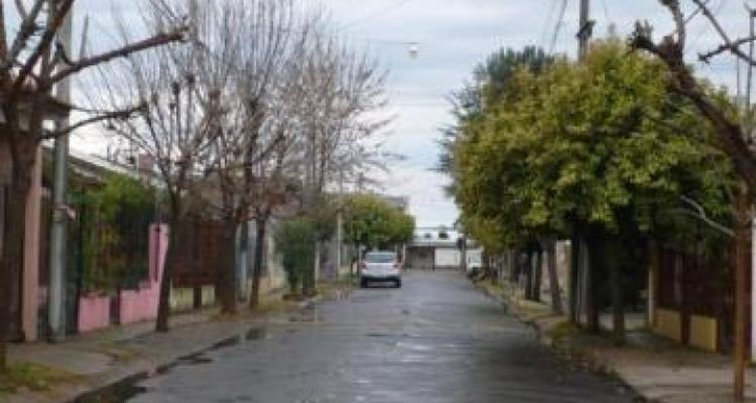 Un policía se defendió a los tiros