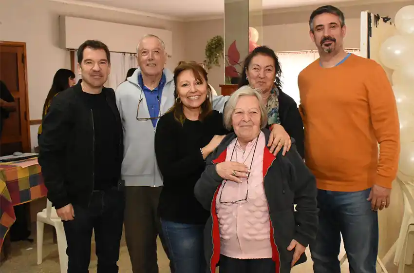 Entregan 425 notebooks en Miramar y Otamendi