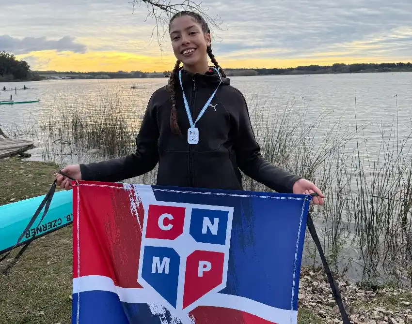 El Club Náutico brilló en una exigente jornada de remo en la Laguna de los Padres