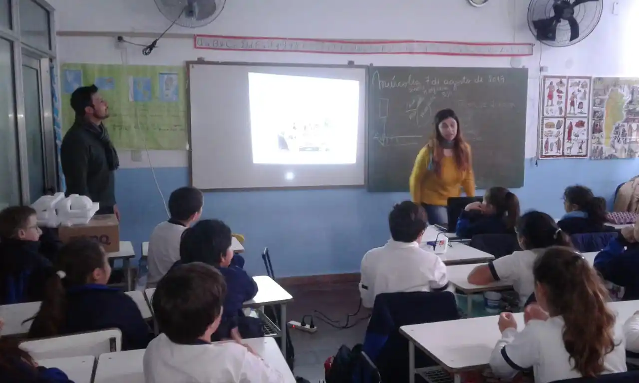 La Facultad de Bromatología UNER siembra futuro en el nivel primario de Gualeguaychú