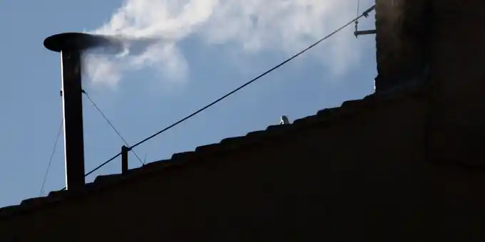Habemus papam: hubo fumata blanca en el Vaticano