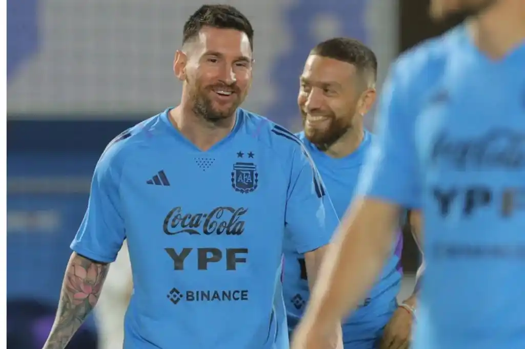 Lionel Messi entrenó junto a la Selección y se mostró recuperado