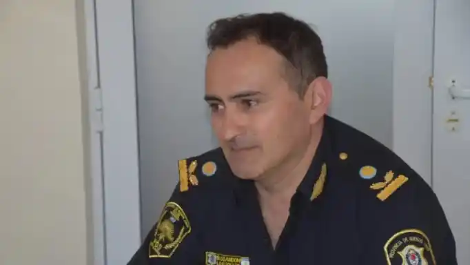 En un Foro de Seguridad cargado de demandas,  el jefe policial se retiró ante las virulentas críticas