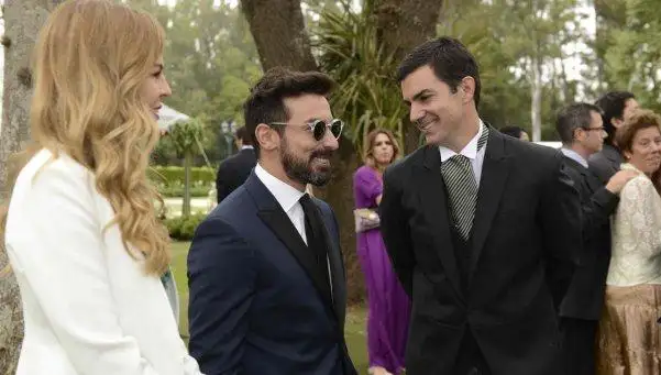 El fuerte cruce entre Lavezzi y una cronista en la boda de Macedo