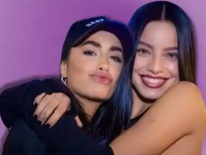 El abrazo entre Lali y Emilia Mernes