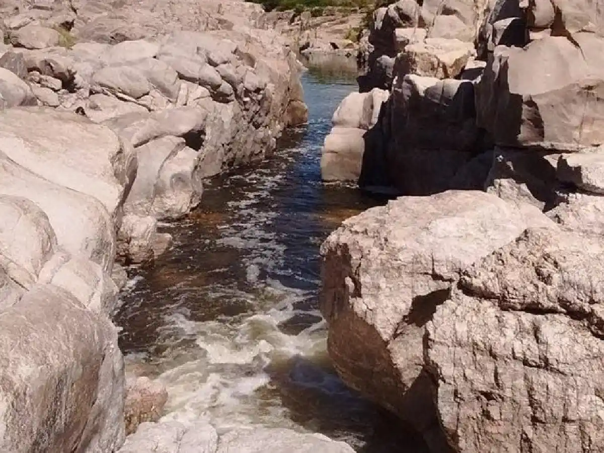 Hallan ahogado a un turista que era buscado en Mina Clavero