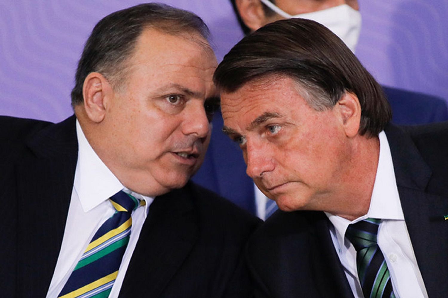 Bolsonaro premió al general Pazuello y abrió un nuevo frente de conflicto con el Ejército