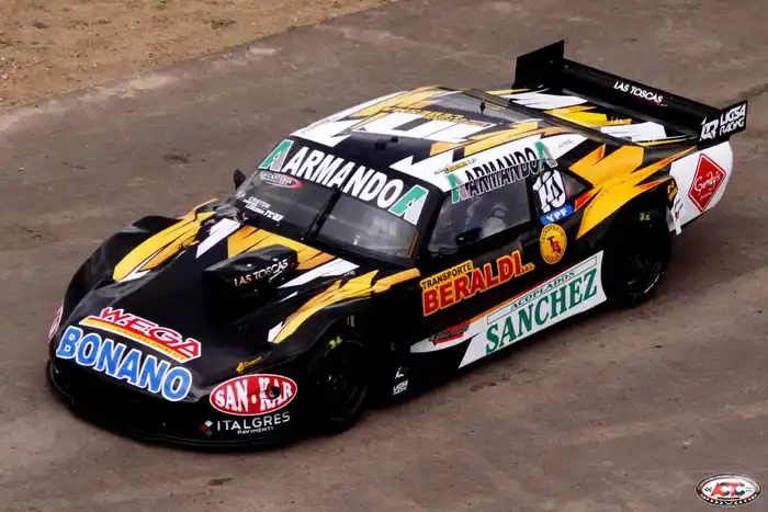 El nuevo auto del marplatense Christian Ledesma en pista. (Foto: Prensa TC)