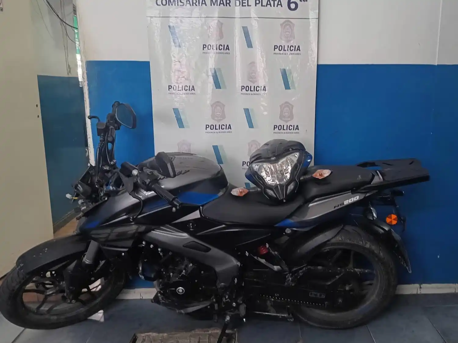 El rodado había sido robado horas antes en jurisdicción de la Comisaría Decimosexta.