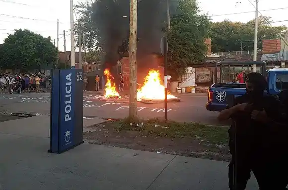 Denuncian violación en manada a una adolescente cuando festejaba su cumpleaños de 15 en zona noroeste