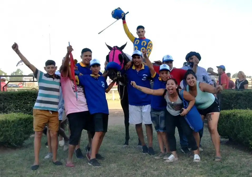 Turf en Gualeguaychú: se corrió la Polla de Productos