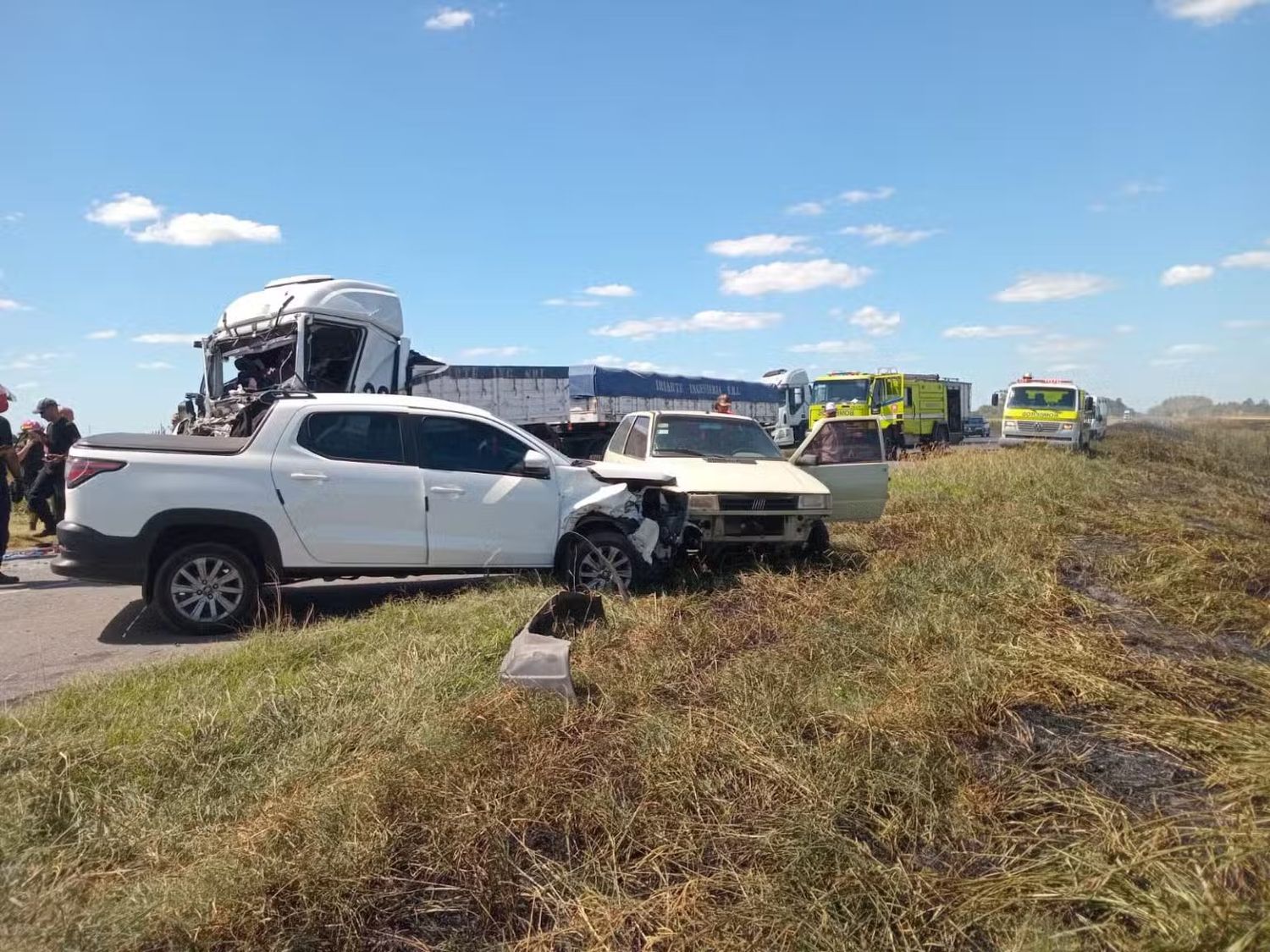 El humo de un incendio de pastizales en San Nicolás generó un choque múltiple sobre la Ruta 188