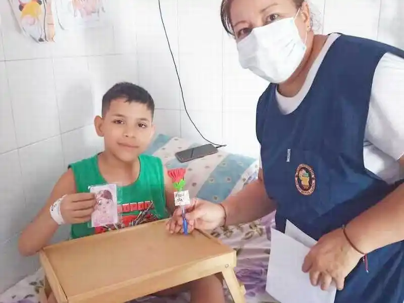 La escuela domiciliaria y hospitalaria
garantiza la continuidad educativa