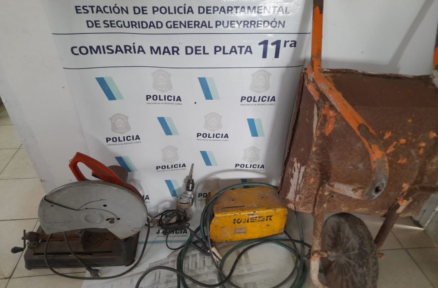 Robó elementos varios en un aserradero