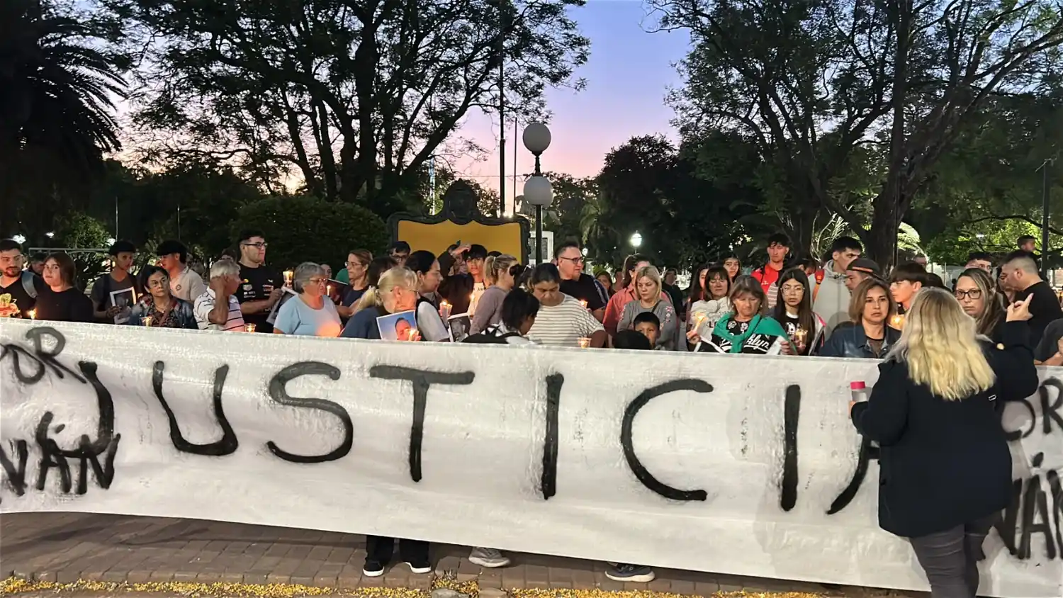 Movilización pidiendo Justicia por Iván, a la que se sumó el reclamo de justicia por Melani | Crédito: Radio Rafaela - 1