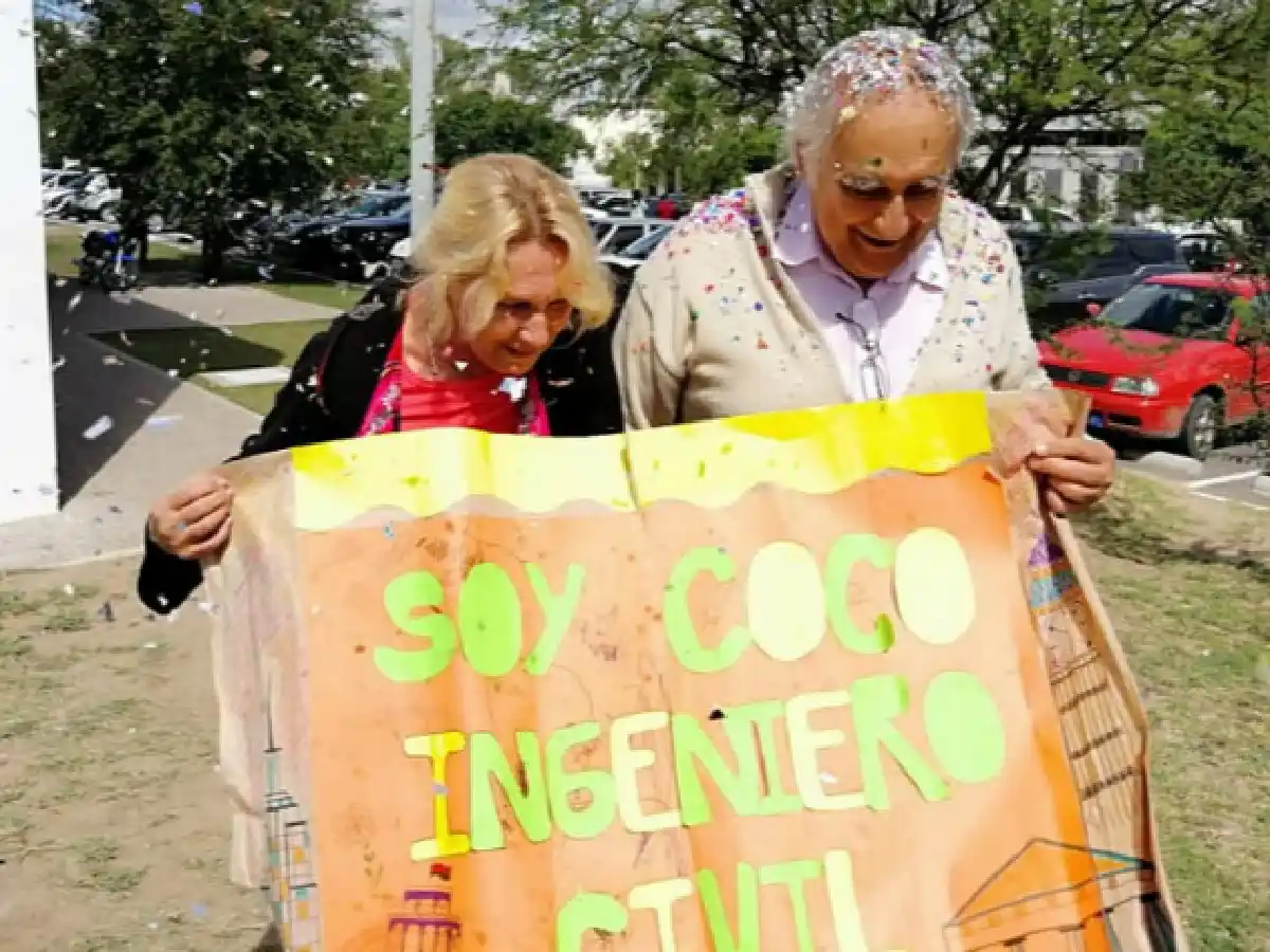 A los 71 años se recibió de ingeniero civil