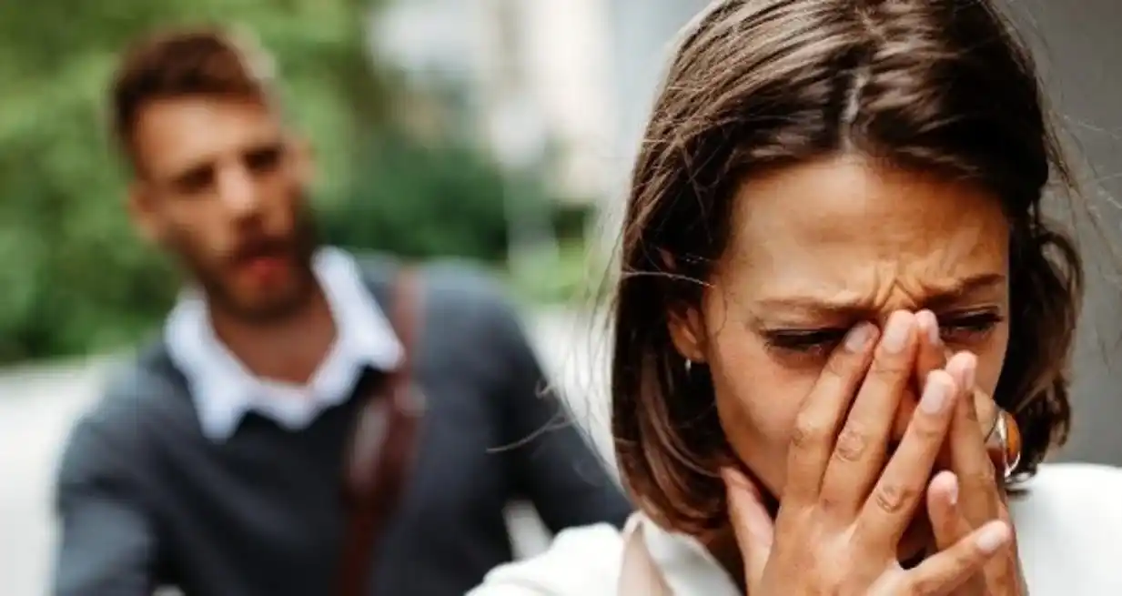 Romper con el ciclo de elegir el mismo perfil de pareja no es fácil, pero es necesario para nuestra salud emocional. Este cambio nos abre a relaciones más saludables, basadas en el crecimiento, el respeto y la autenticidad. Gentileza