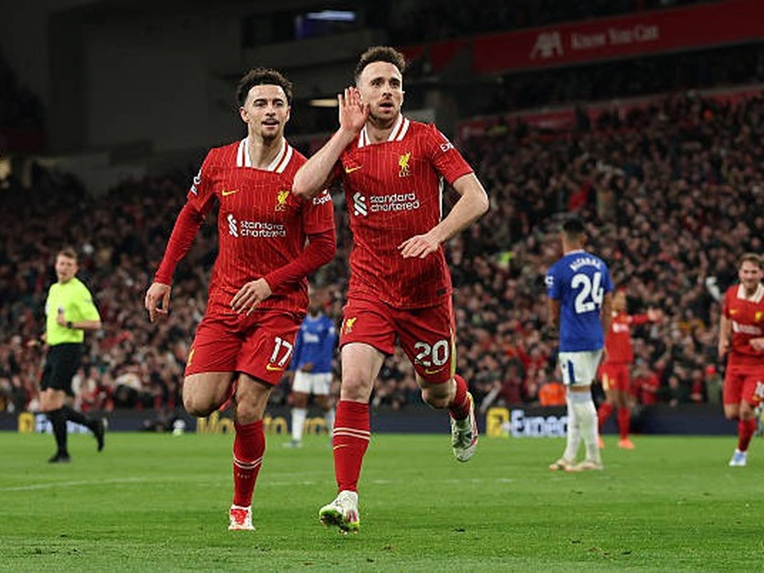 Liverpool se escapa