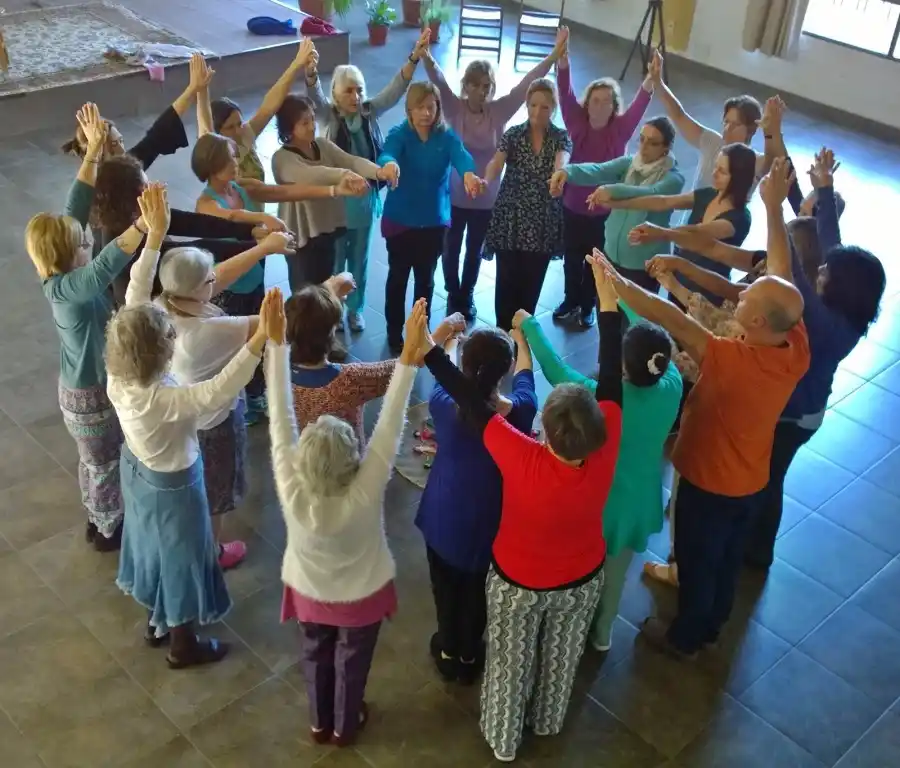 Encuentro de juegos y danzas circulares
