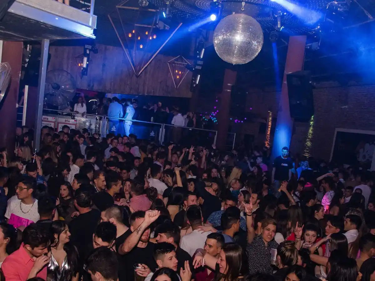 Horario límite para  boliche: los controles se relajaron pero todos cumplen 