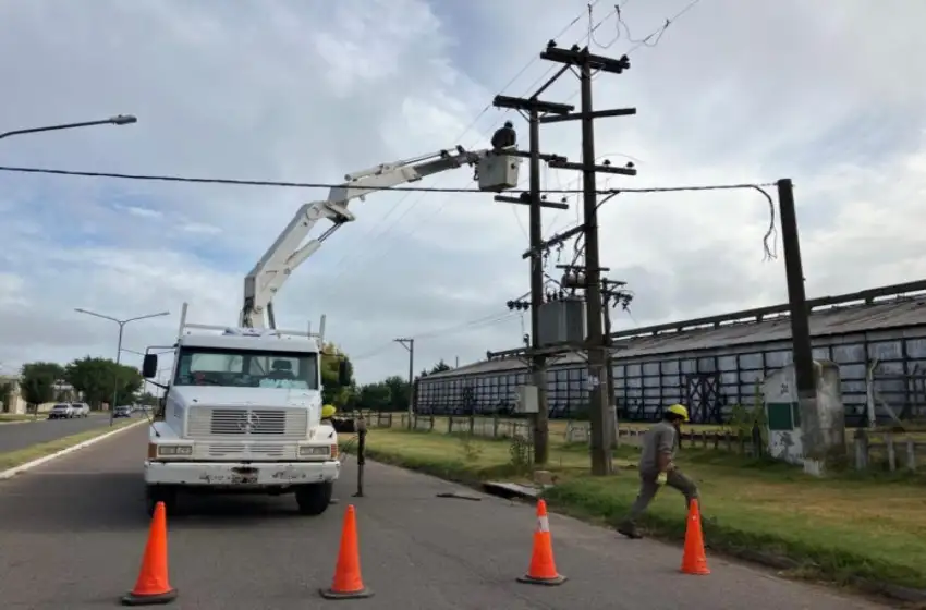 La Provincia firmó un convenio con EDEN para mejorar el servicio eléctrico en zonas vulnerables