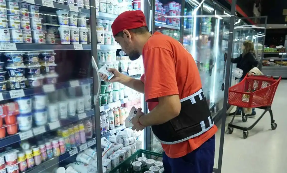 Los alimentos acumulan una suba de 3% en octubre