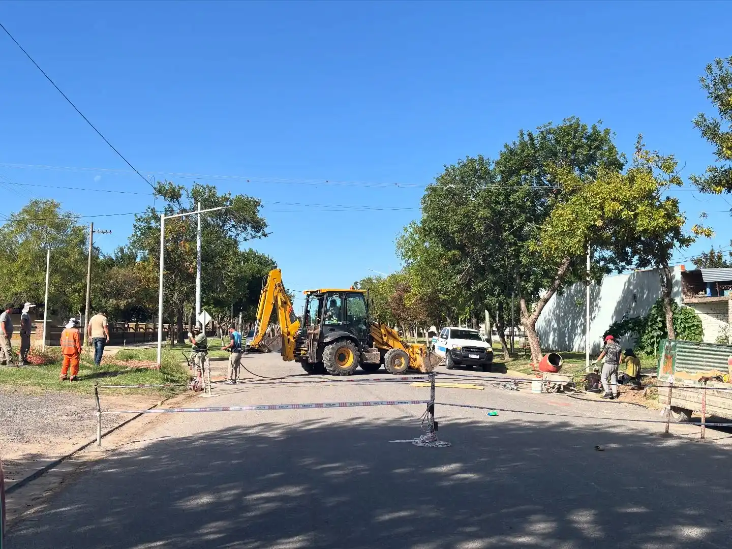 Las maquinarias en plena tarea.