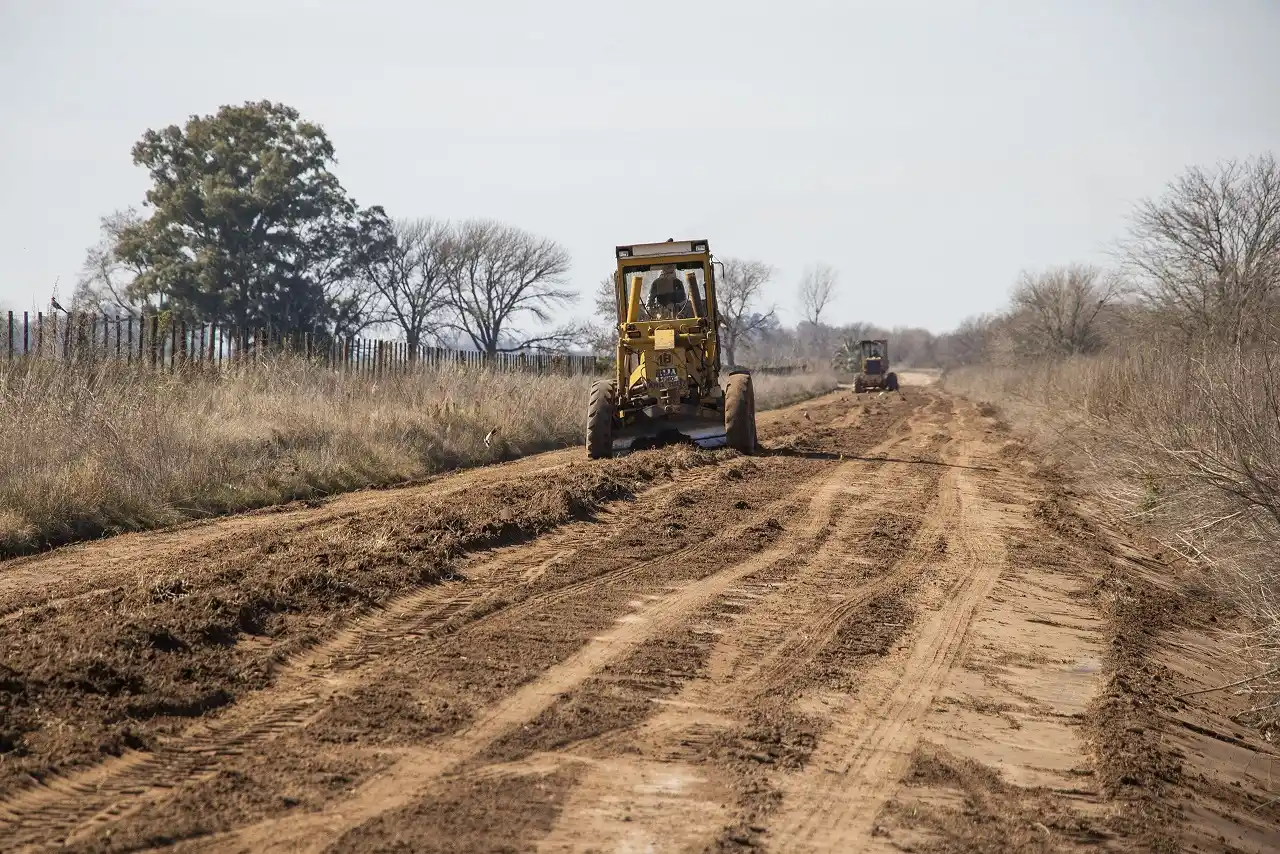 Caminos rurales: Rodríguez destacó en Chascomús la coordinación con municipios y productores