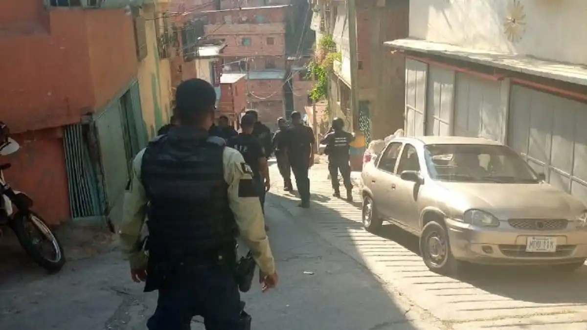 CAEN ABATIDOS 2 miembros de la banda de El Wilexis