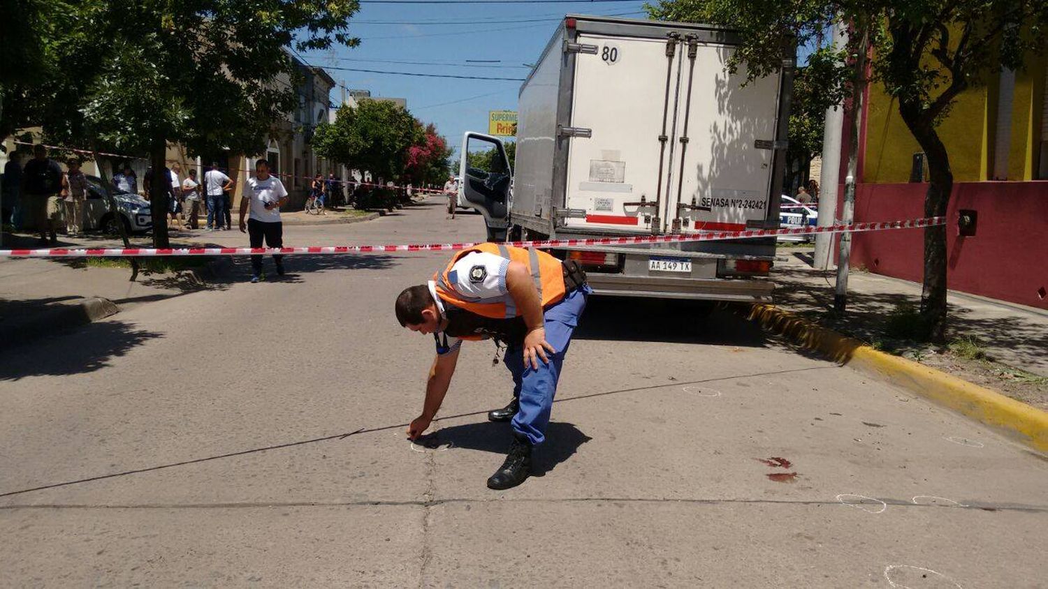 Efectivo de la Policía local y delincuente muertos en un tiroteo en San Pedro