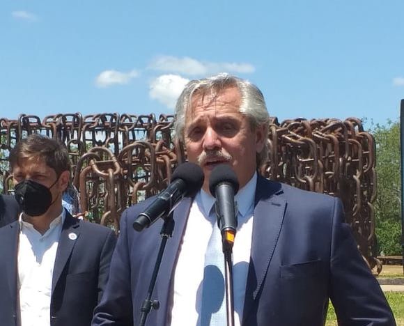 #Anuario2020 Noviembre: volvieron los actos oficiales a Vuelta de Obligado con las cadenas de la Batalla y el presidente