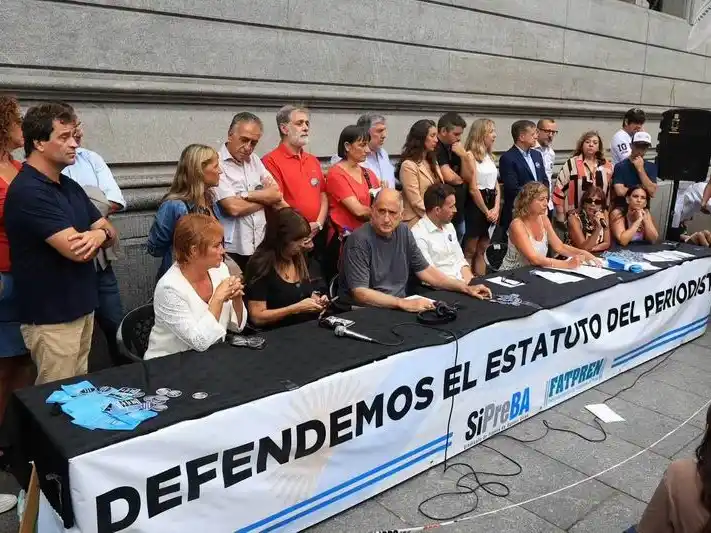 Mayans defendió al periodismo y rechazó 
la derogación del Estatuto del Periodista