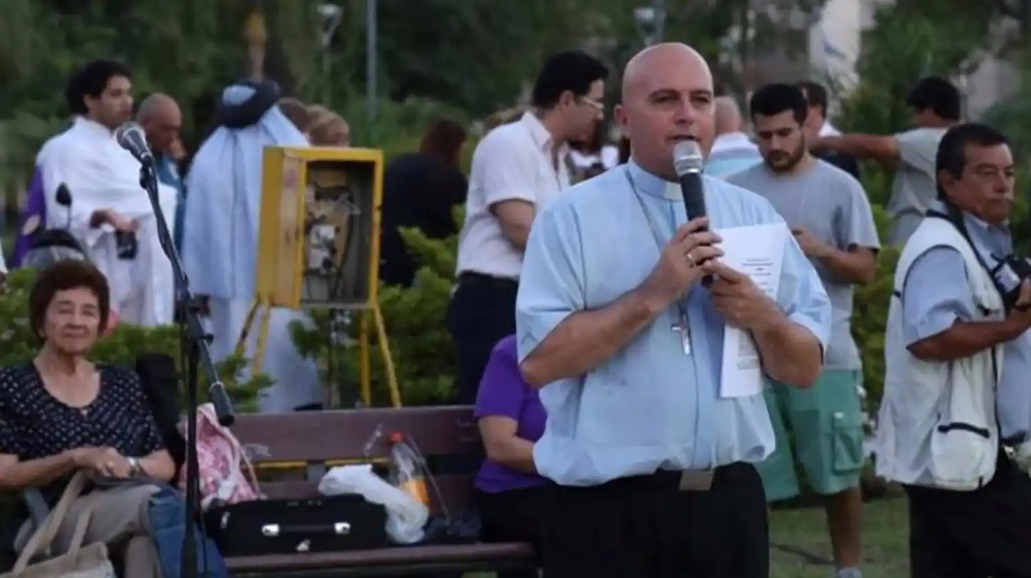 Cura quiere excomulgar al Presidente y a los legisladores que voten a favor del aborto