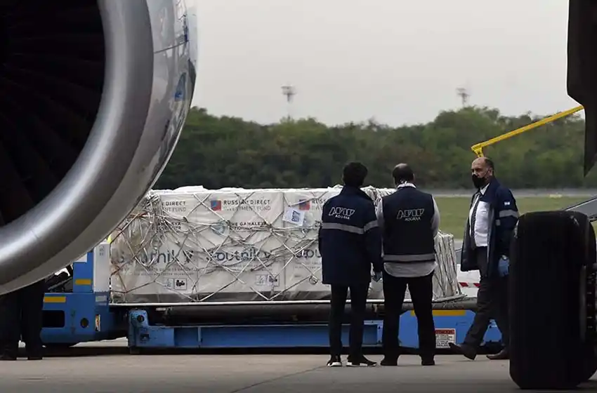 Argentina se encuentra entre los 20 países que recibieron más de 5 millones de vacunas