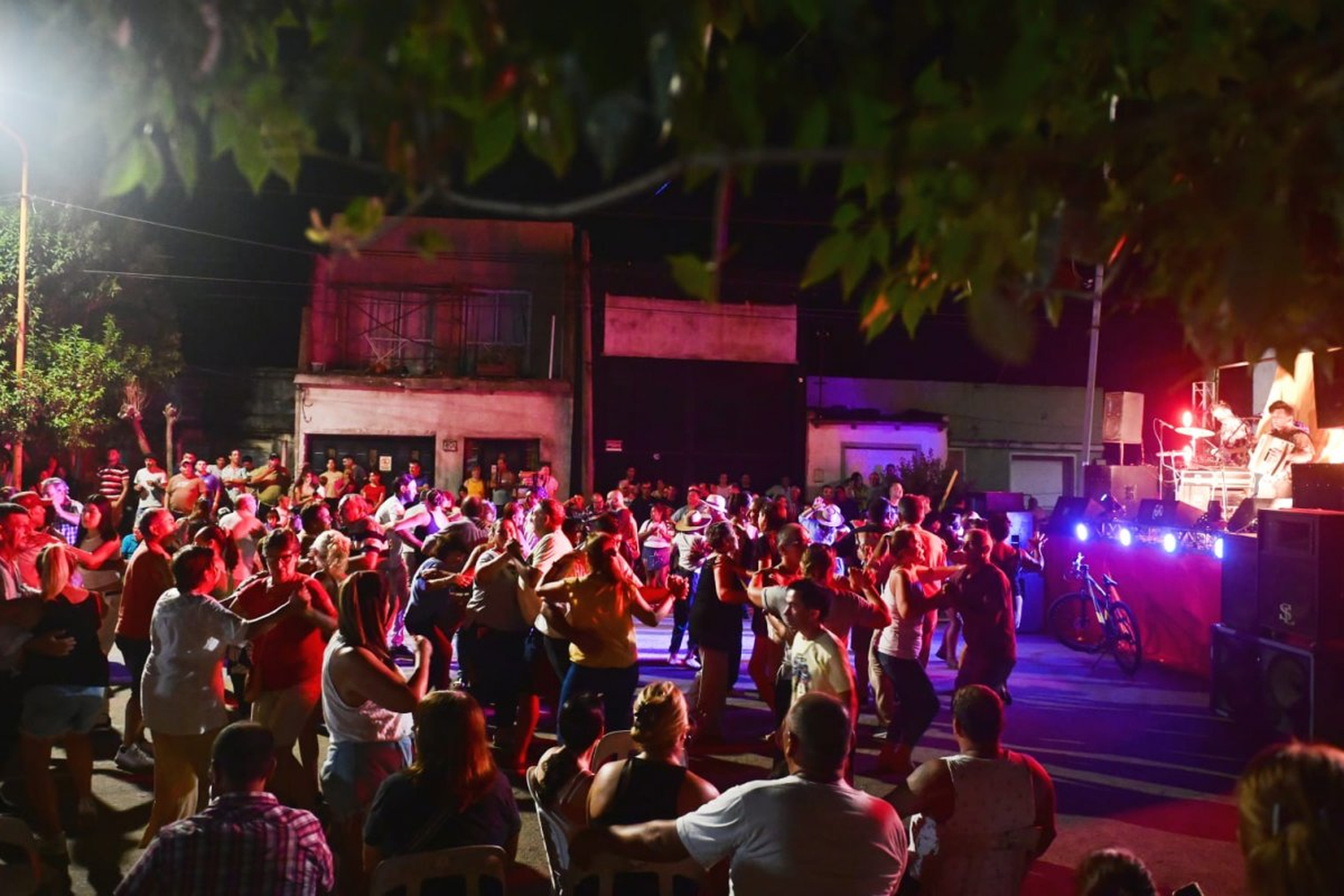 Con concursos de chamamé y cumbia, se realizó la Fiesta del Vecino en Suburbio Sur
