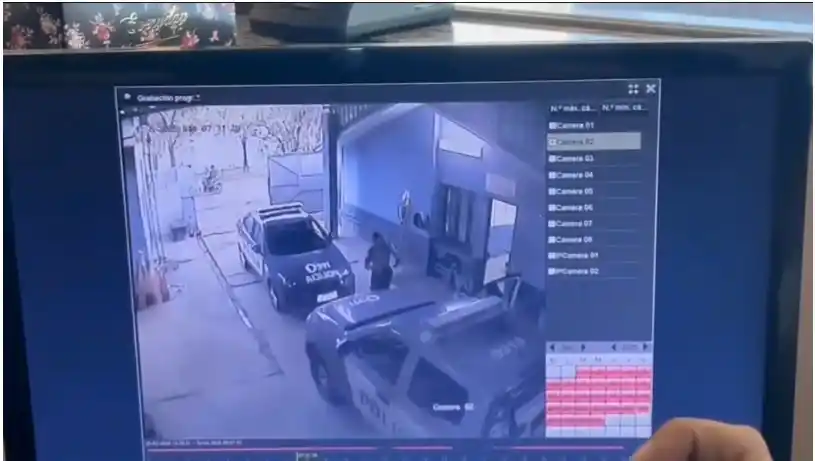 Escándalo en San Francisco: detuvieron a un policía acusado de robo, tenencia ilegal de arma y uso indebido de tarjetas