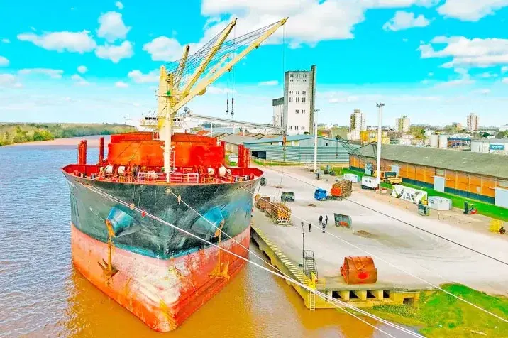 El puerto de Concepción del Uruguay prepara nuevas exportaciones de madera y soja