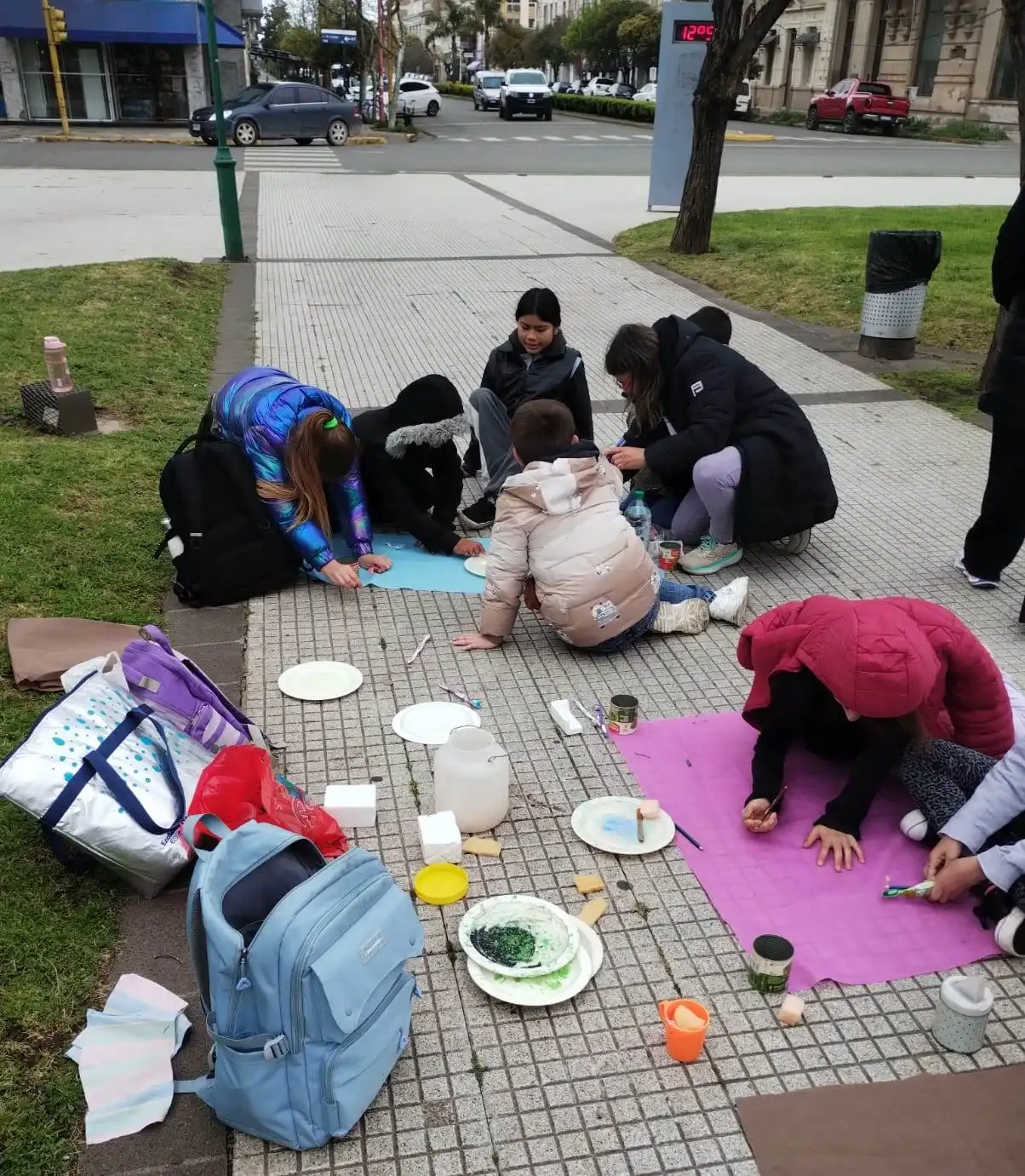 Homenaje a Quinquela Martín: le dieron color a la Plaza