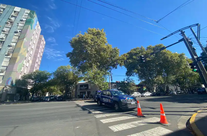 Un patrullero atropelló a un hombre de 77 años en zona sur