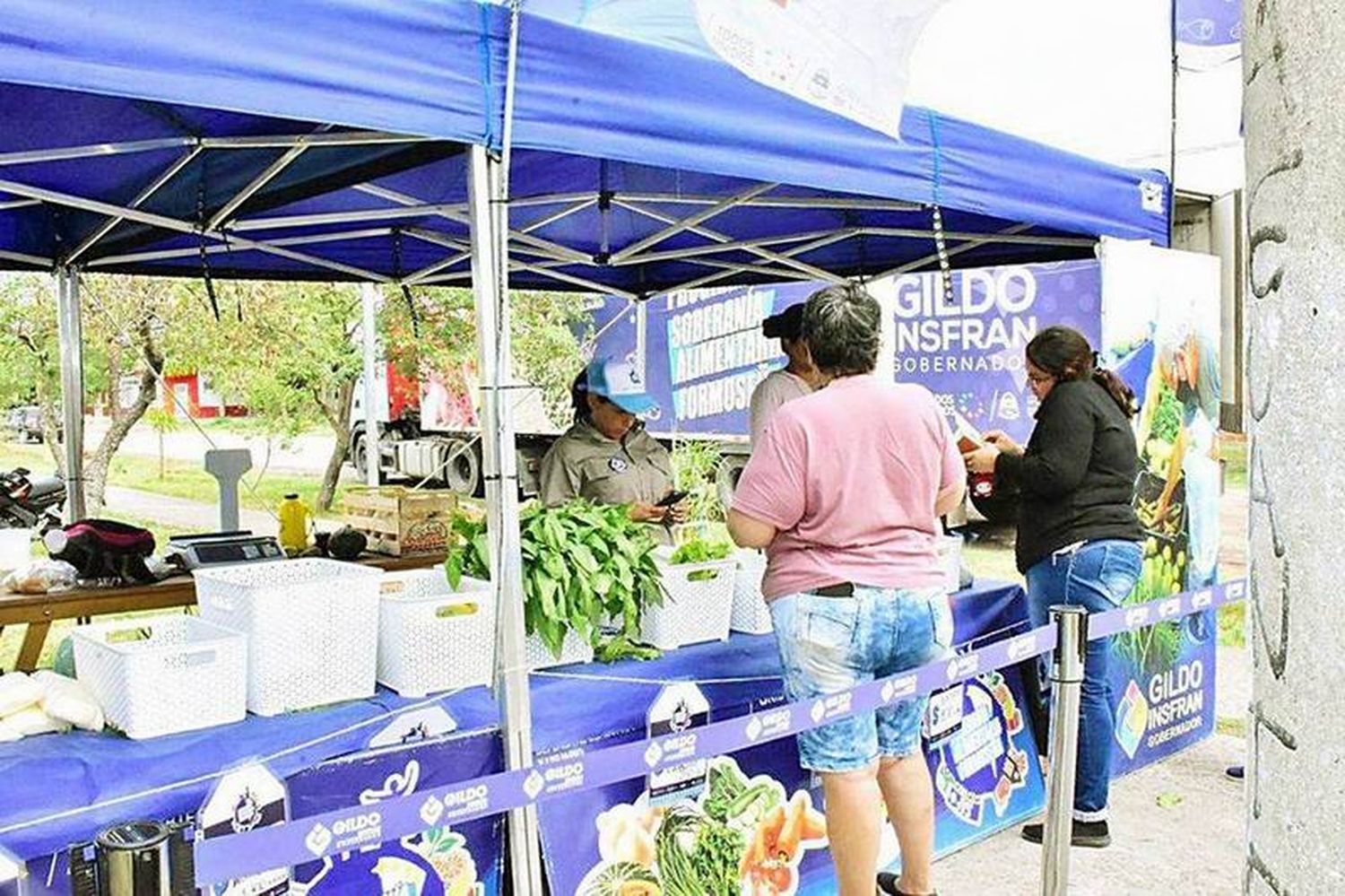 Con un esquema de comercialización completo,
Soberanía Alimentaria Formoseña llegó al Itatí I