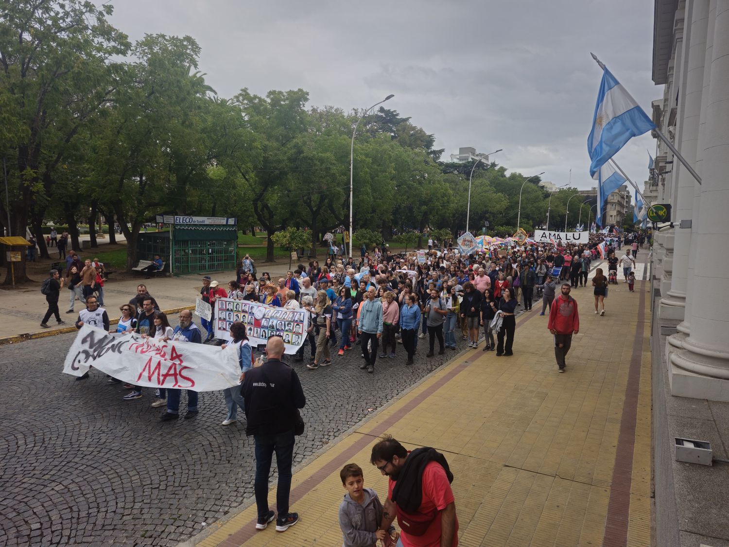 La marcha por el Día de la Memoria, la Verdad y la Justicia inundó la calles de la ciudad